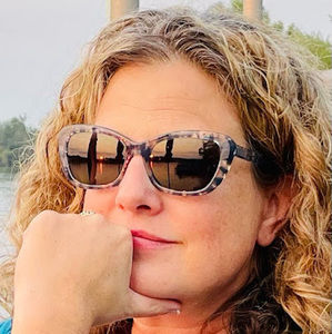 Meet your Posher, Carrie